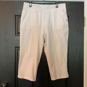 Christopher and Banks white capris